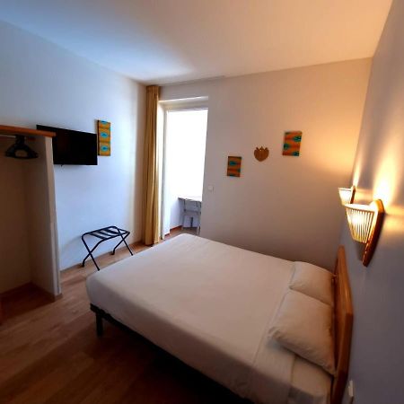 Hotel Sole Mare Кальви Экстерьер фото